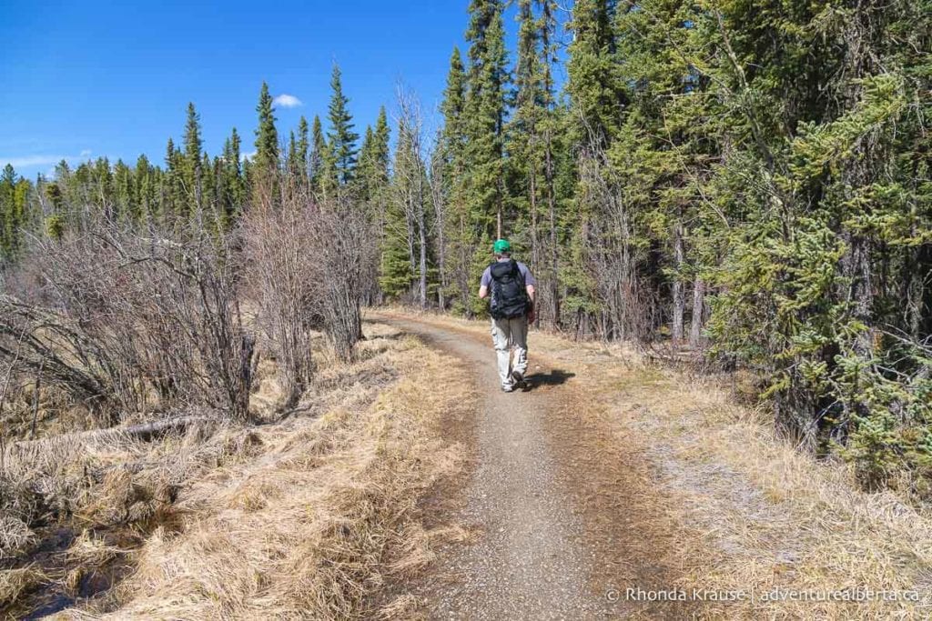 Amerada Trail Hike Guide- Hiking the Crimson Lake Loop