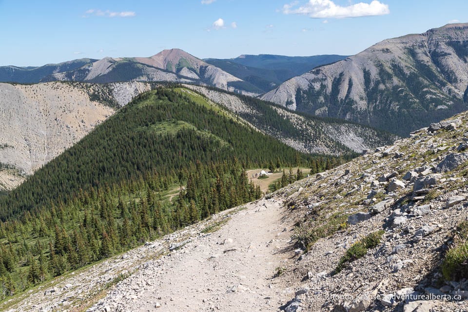 Day Hikes in Jasper National Park- Best Jasper Trails for Day Hikes